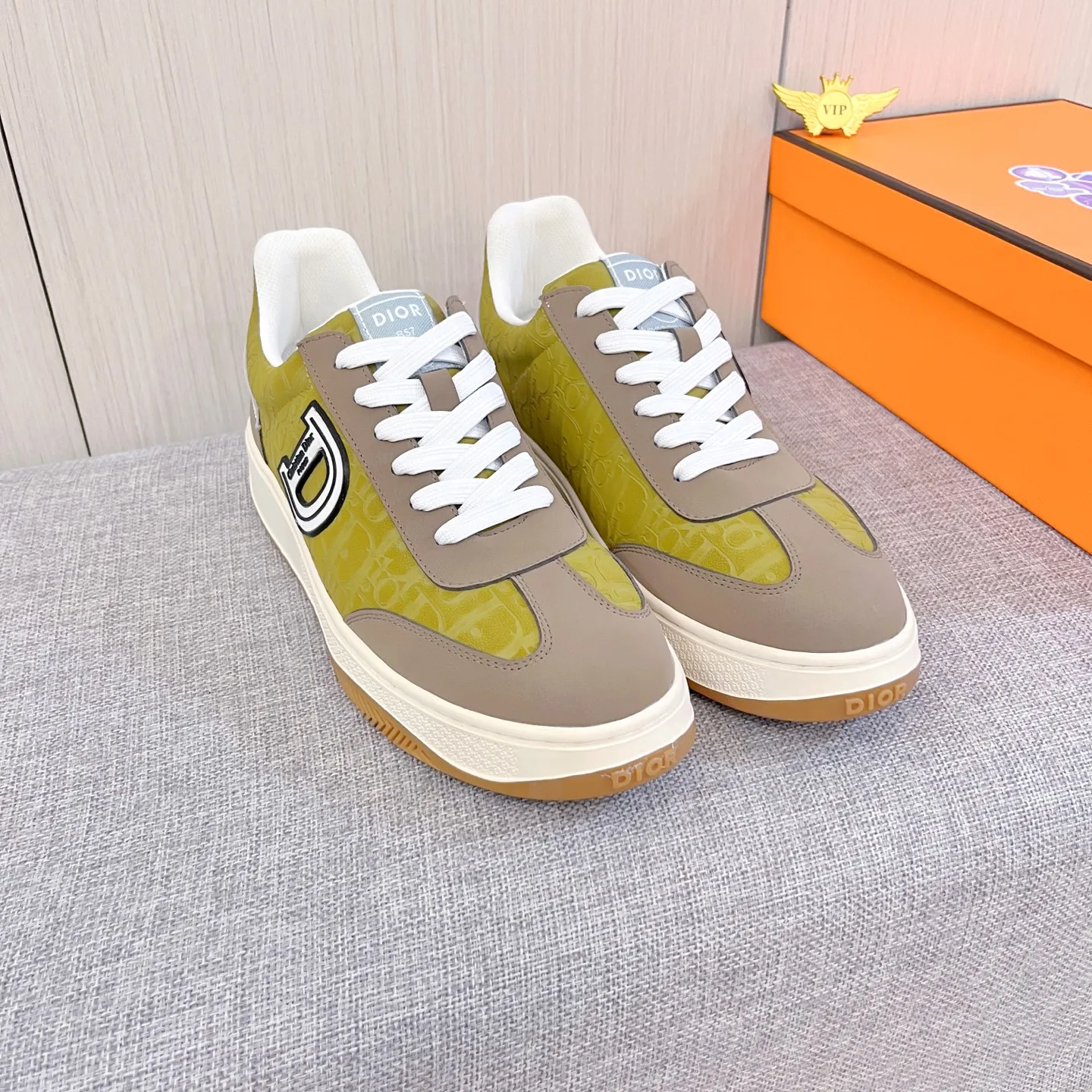 🚘🚘Factory batch 400💰[Dior]🔥Men's high-end brand of shoes official website 1:1 latest masterpiece: the upper is made of first-layer cowhide imported from Italy with a comfortable and breathable lining➕original non-slip and wear-resistant outsole🔥, making walking more convenient and comfortable! An exclusive new model, a stunning work, a beautiful 1:1 replica [color] compared to the official quality! Create a fashionable personality to set off your uniqueness! A must-have for trendy men! Classic🔥Size: 38-44 Color: 🔥Multiple colors available🔥.